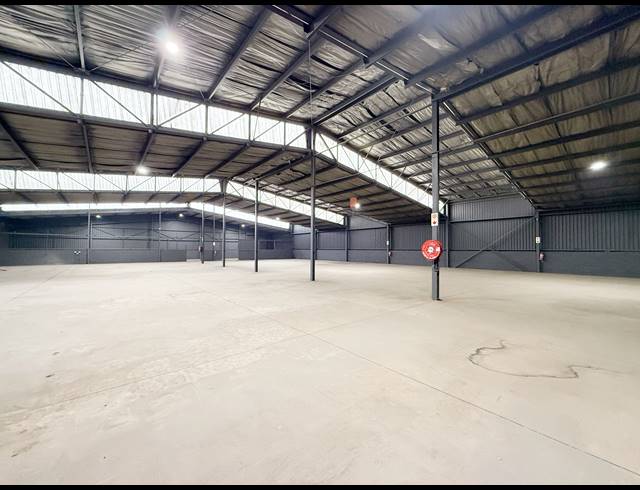 2,200M² WAREHOUSE TO LET IN WADEVILLE